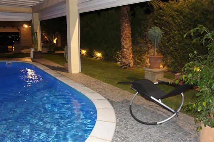 Stone Guesthouse 1