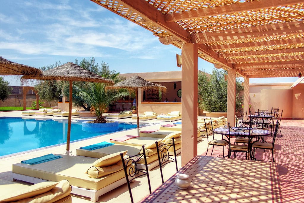 piscine et restaurant