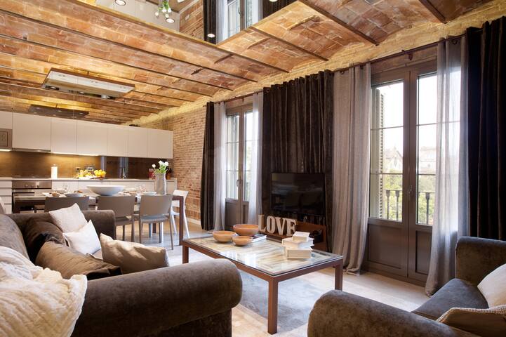 Apt Deluxe con desayuno By Miro EnjoyBCN Apts gallery image 4