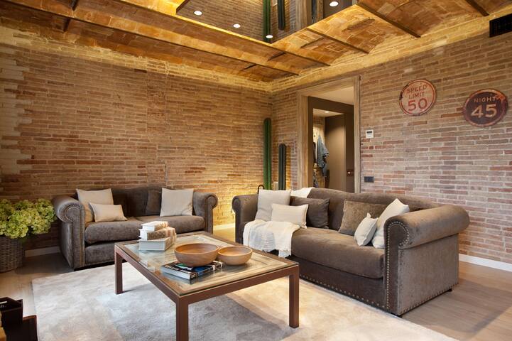 Apt Deluxe con desayuno By Miro EnjoyBCN Apts gallery image 5