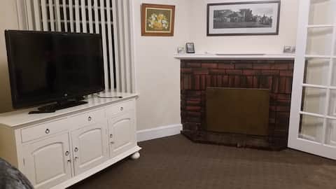 Top performing Airbnb: 34A. A hop skip and jump away from Hobart. in City Of Hobart