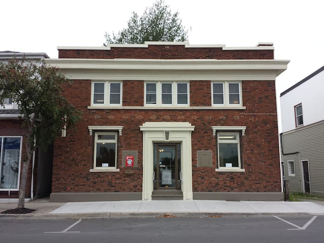 Pilot Lodging, 196 West Street