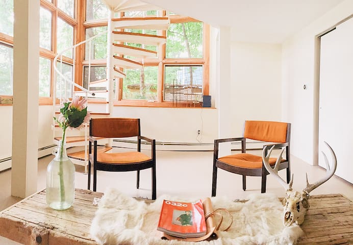 LAKEFRONT LOFT W/PRIVATE DOCK