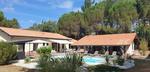 Villa 12 pers. pool and bikes 5 min from the ocean