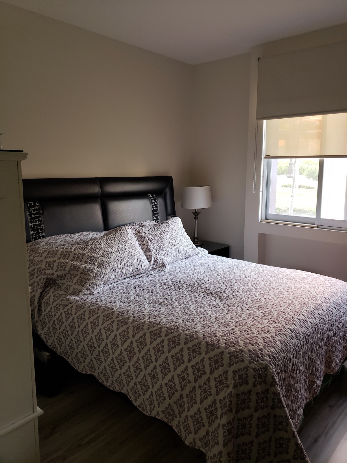 Ოთახი 2 - საწოლი 152 × 203 სმ