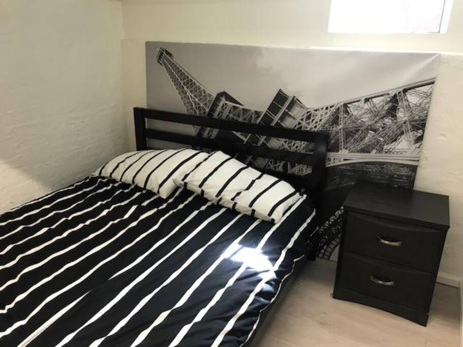 Queen size bed