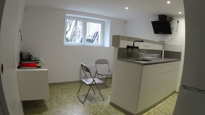 Logement, Plain Pied, Avec Jardin - Briare