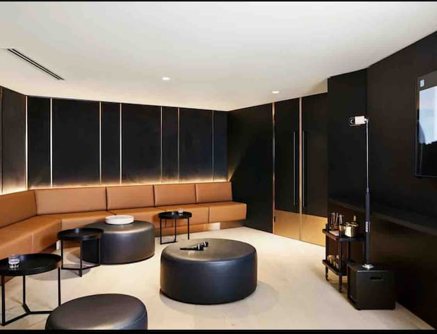 Wsp Lux 3b2b flat in CBD+balcony gallery image 4