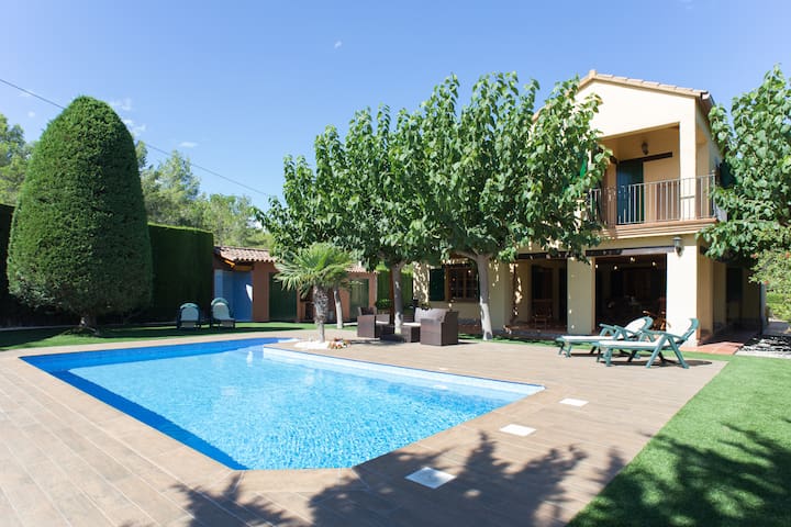 Canyelles Vila Cottages For Rent In Canyelles Catalunya Spain