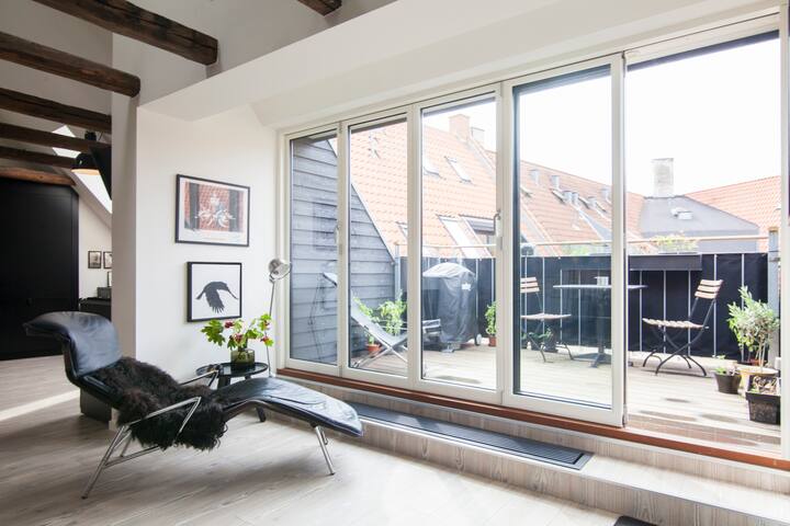 Light and spacious loft in the heart of Copenhagen gallery image 3