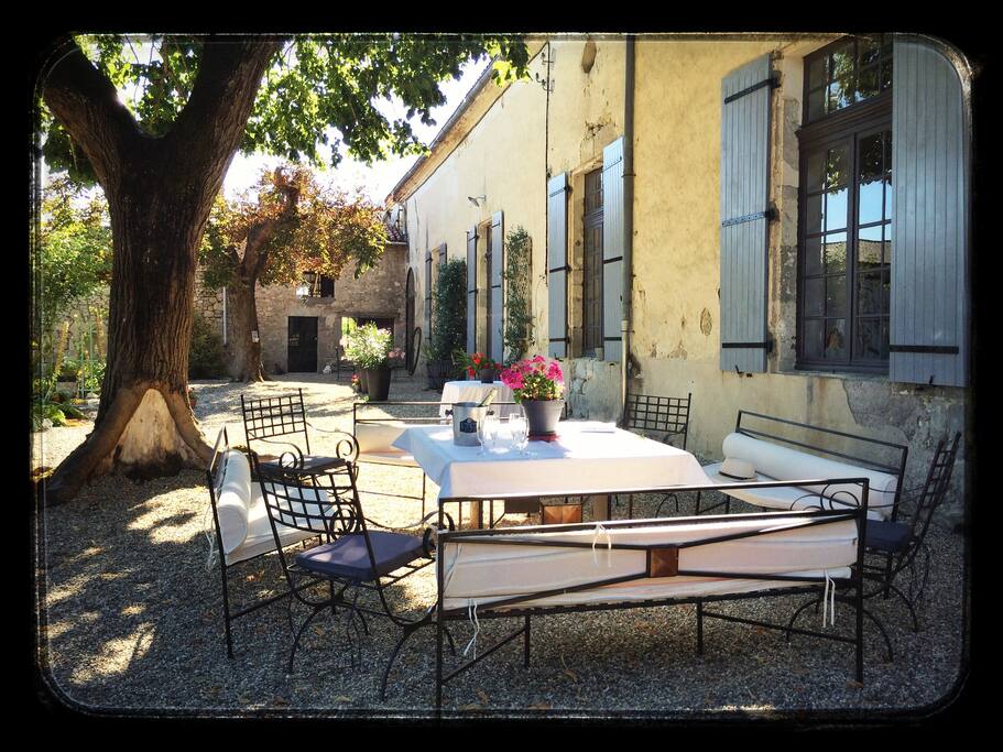 Plusieurs terrasses aménagées