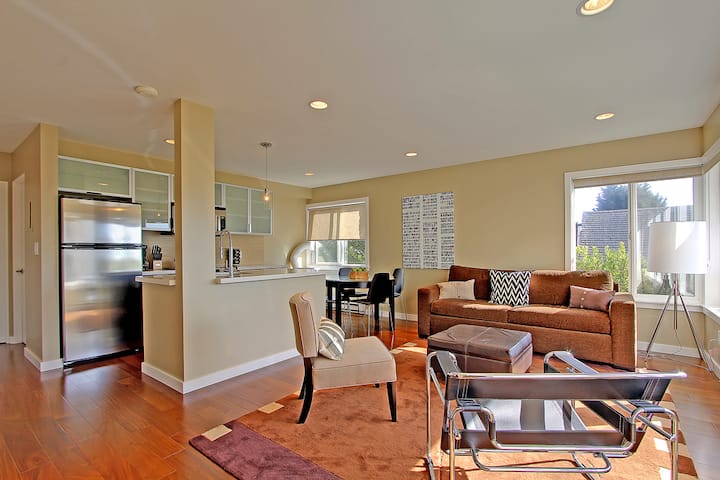 Modern Capitol Hill. Location July Sale - Seattle, WA