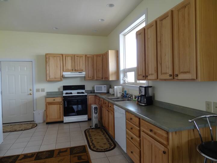 O'Carroll's Guest House or Cabin 2 Houses for Rent in Pray, Montana