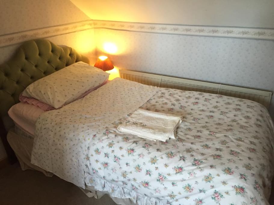 corner of single bedroom.