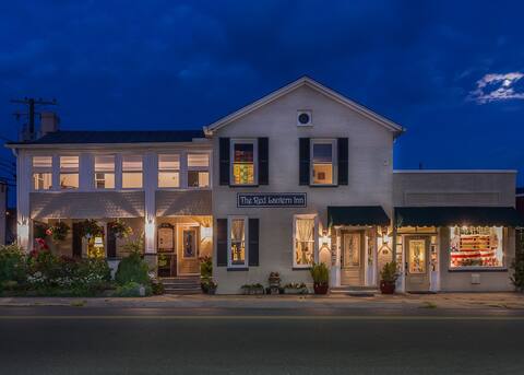 The Red Lantern Inn - Whole Inn