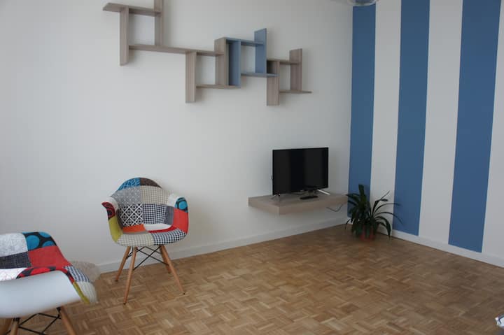 Всекидневна по залез слънце