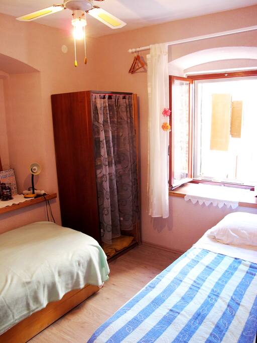 Twin bedroom
