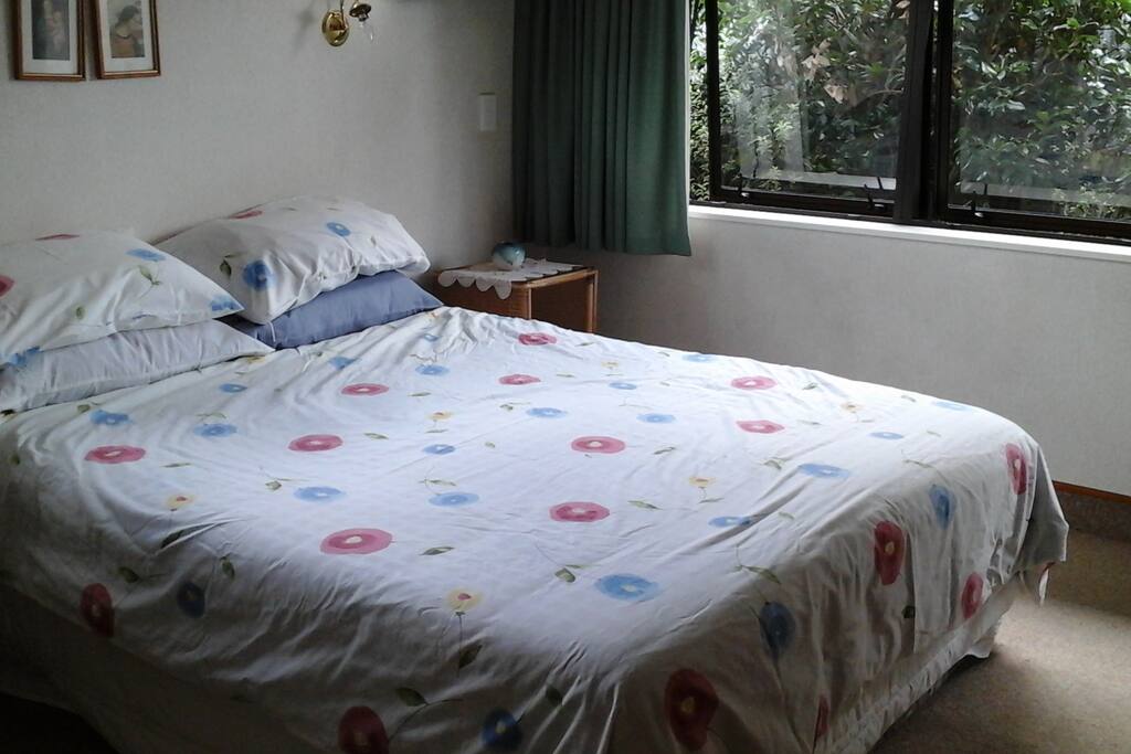 Quiet and sunny bedroom