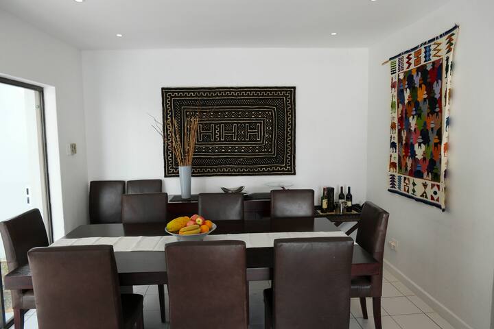 Camps Bay house with awesome views gallery image 5