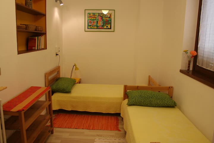 habitación amarilla
