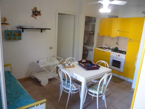 Successful Airbnb property: Lovely two-story house. 100 meters from the sea in Isola Di Capo Rizzuto