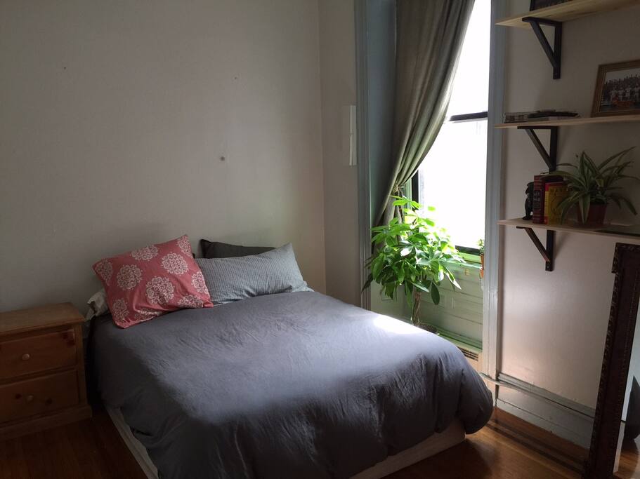 Queen sized termpur-pedic mattress