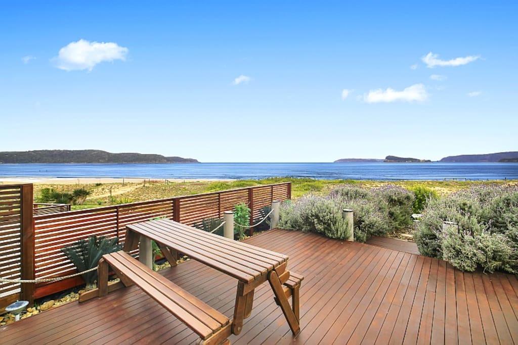 GREAT DECK OVERLOOKING THE OCEAN
