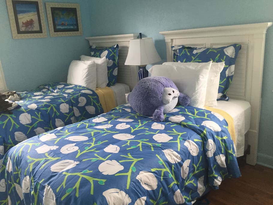 guest bedroom with two twin beds
