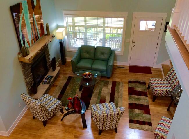 Montford Manor-Home Away From Home / Near downtown gallery image 3