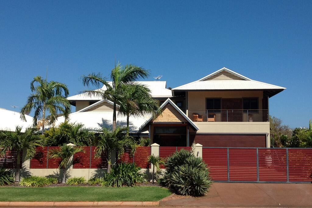The magnificent residence to enjoy with your family or retired friends