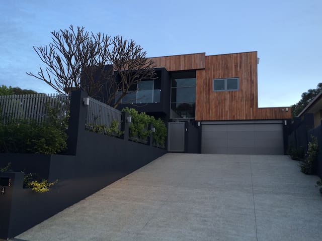 Luxury home gallery image 2