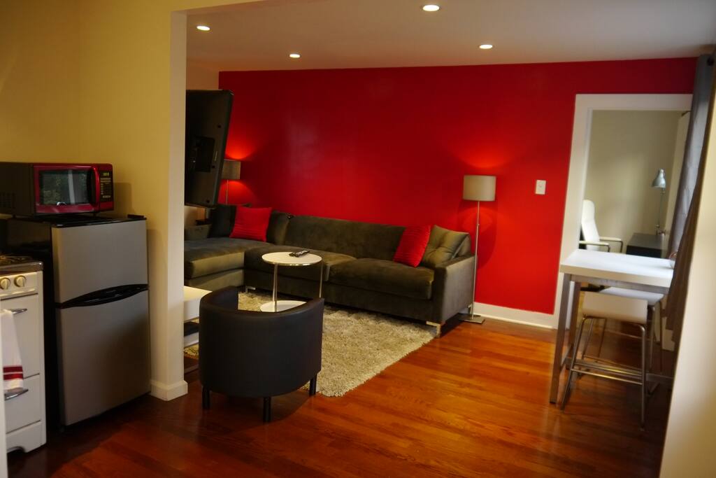 Ultimate LA Experience in Prime Location! Guesthouses for Rent in Los