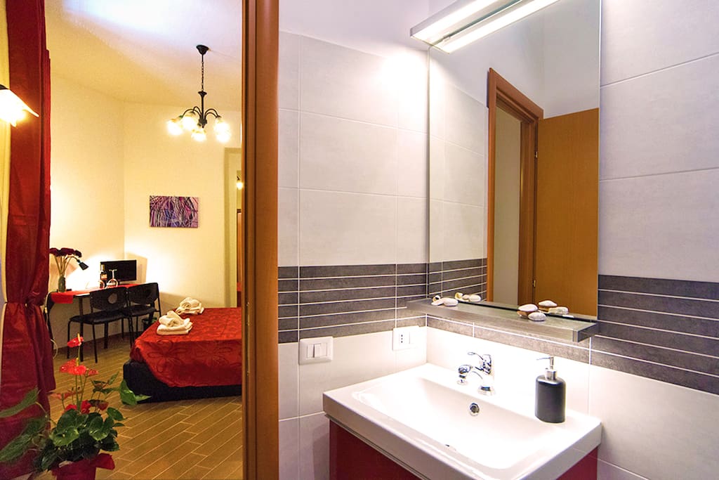 MICLAD B&B: Colosseum Guest House - Suite Cesare