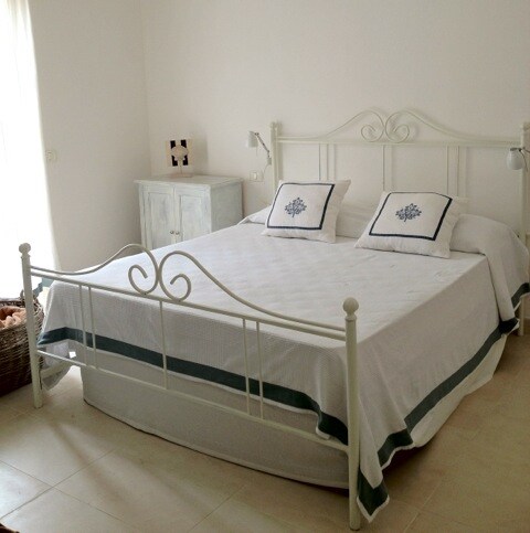 dormitorio doble con cuna
