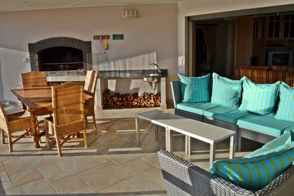 Penthouse private barbecue that overlooks the lagoon