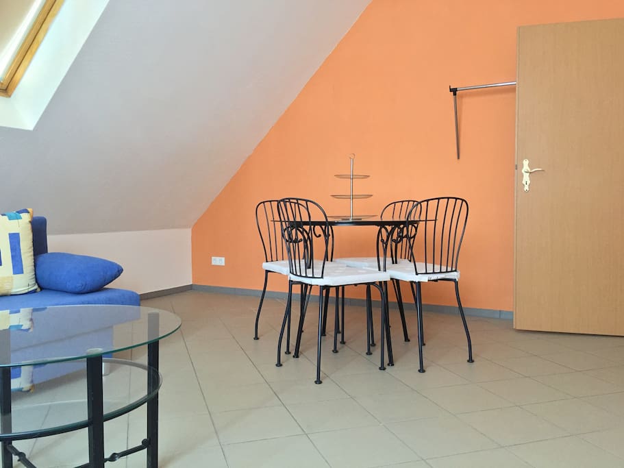 Wohnzimmer mit Essecke