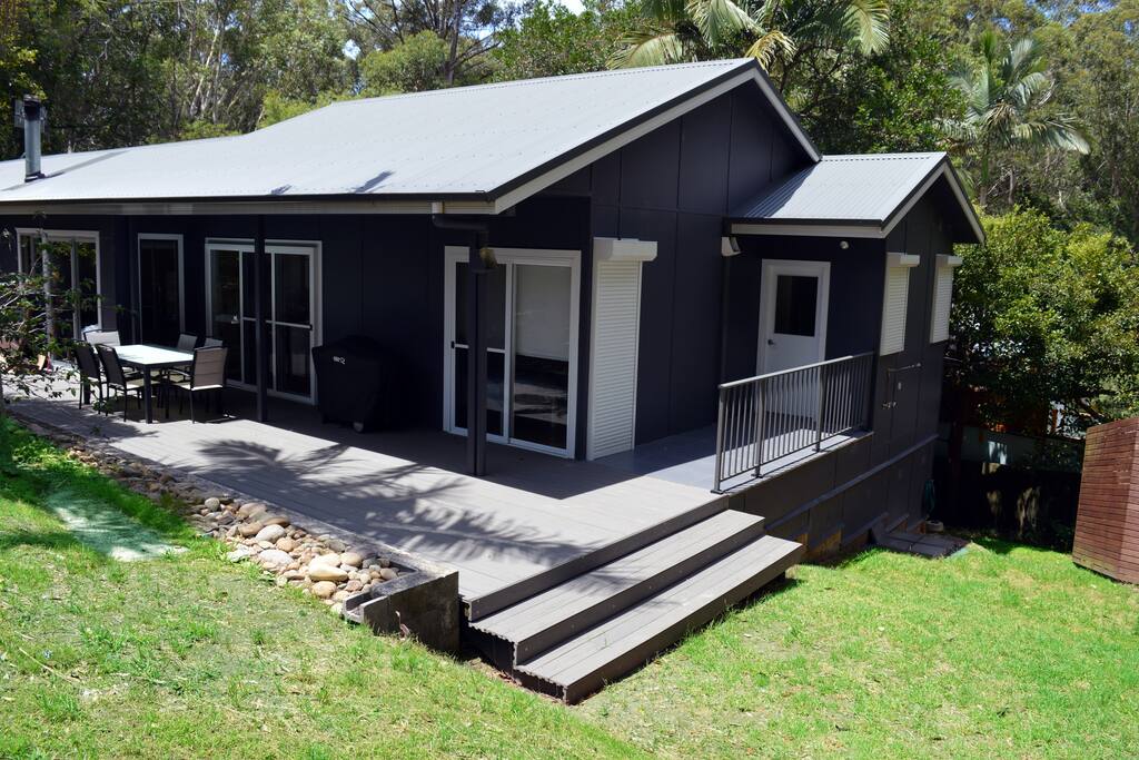 Bush and Beach house surrounded by the Bouddi National Park