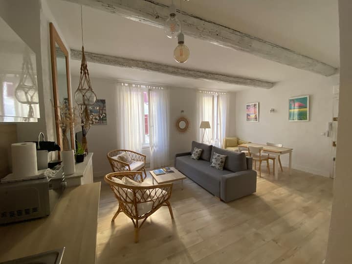 Bohemian spirit T2 in the heart of Le Mourillon