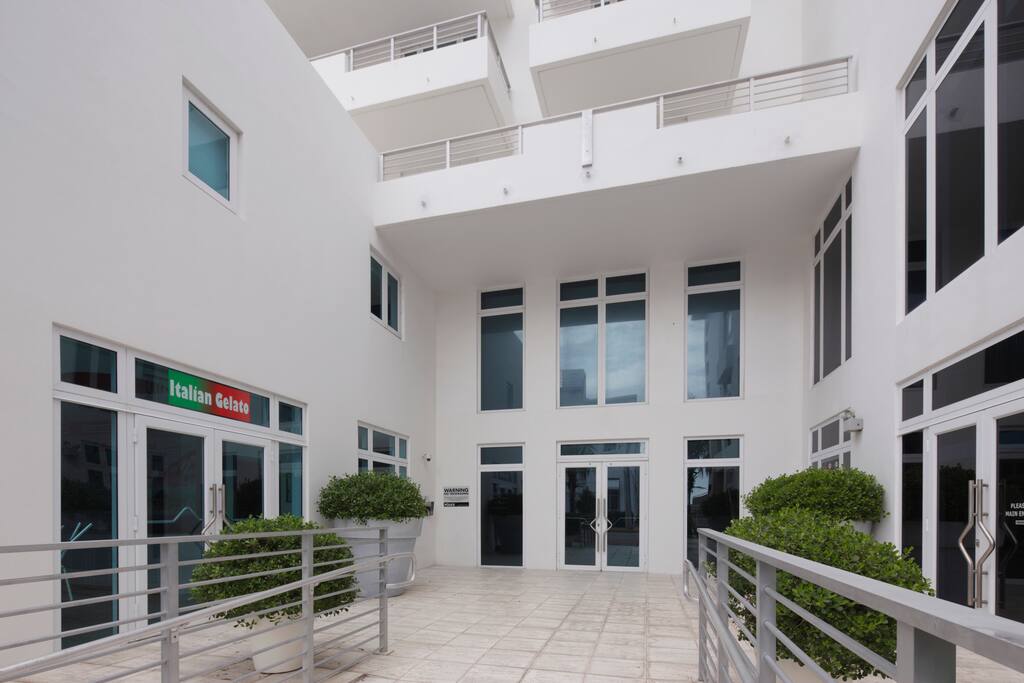 Ocean Drive Entrance