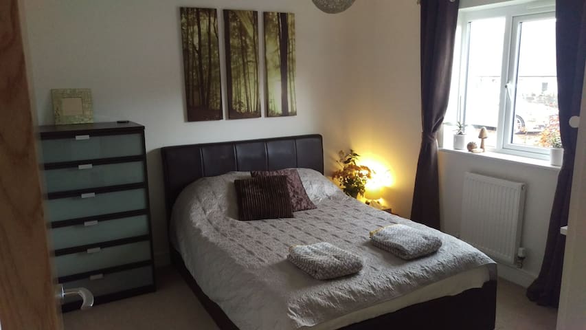 Large double room with shower room and kitchenette