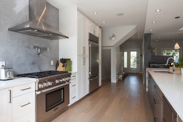 Character home ideal for families! gallery image 4