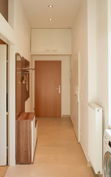 Vorzimmer / anteroom