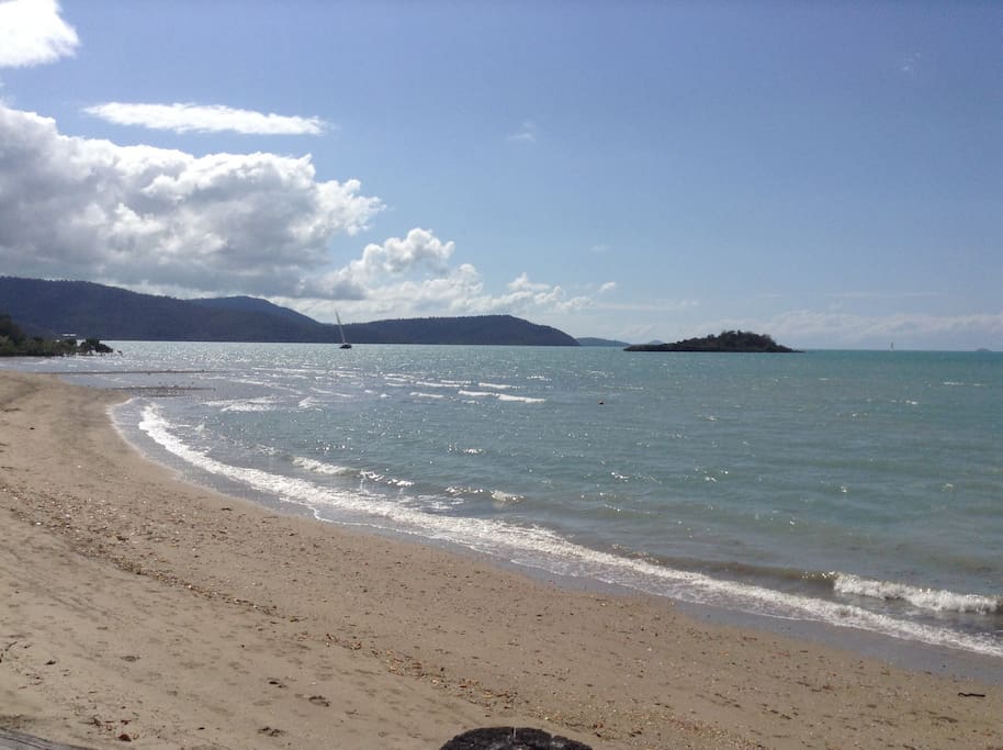 Cannonvale Beach