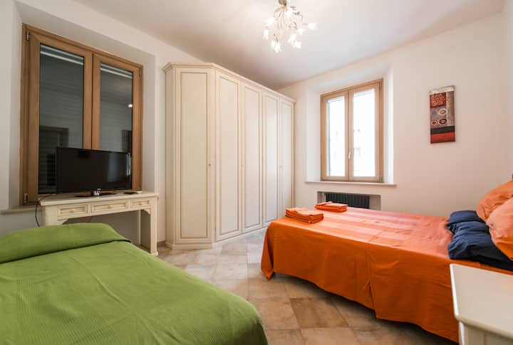 chumba cha kulala 2
1 Kitanda cha watu wawili
1 Kitanda kimoja