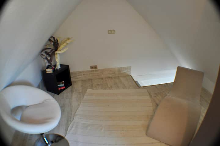 Escalera a la cueva para dormir