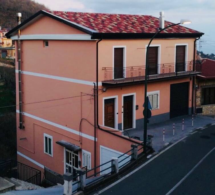 Facciata anteriore di “casa Lina “