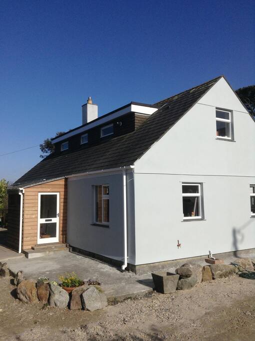 This is the entry side of the house