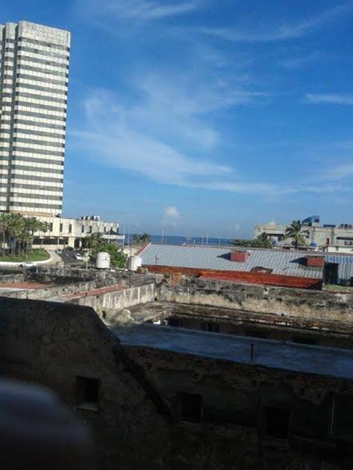 El mirador de la casa,cerca del malecon habanaero,cerca del Hotel Habana Riviera y el Hotel Melià Cohiba