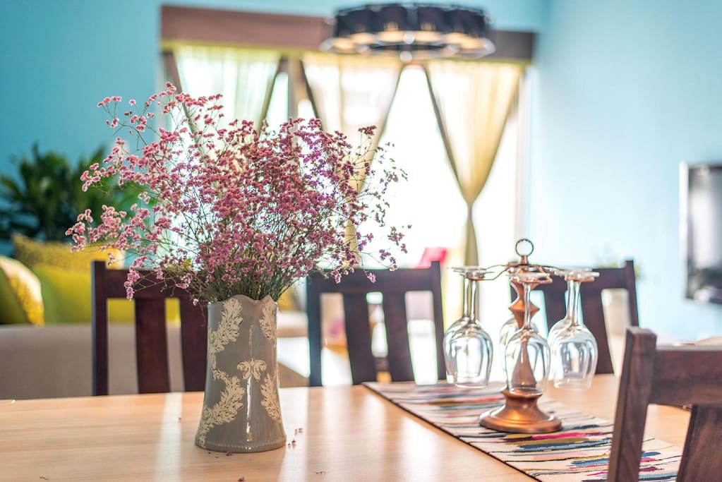 餐桌DINNING TABLE