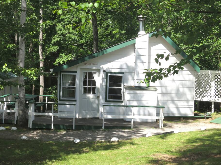 LingerLong Cottage at Birch Cliff Lodge Cabins for Rent in Bancroft